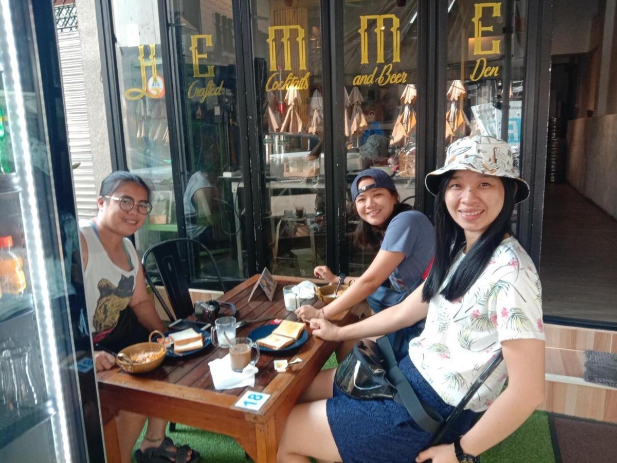 Glad Bangkok Hostel Bar & Restaurant Zewnętrze zdjęcie